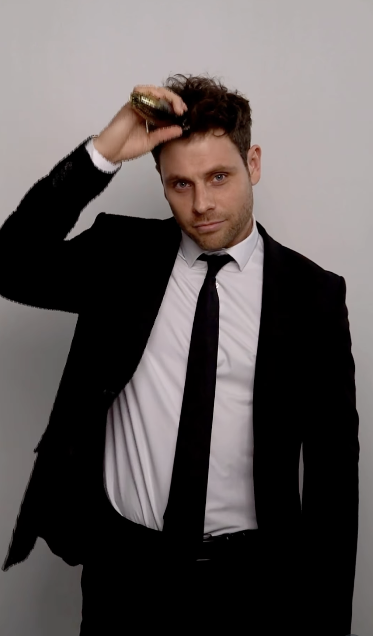 Артур Логай несподівано зголив волосся на камеру і здивував новим образом (відео)